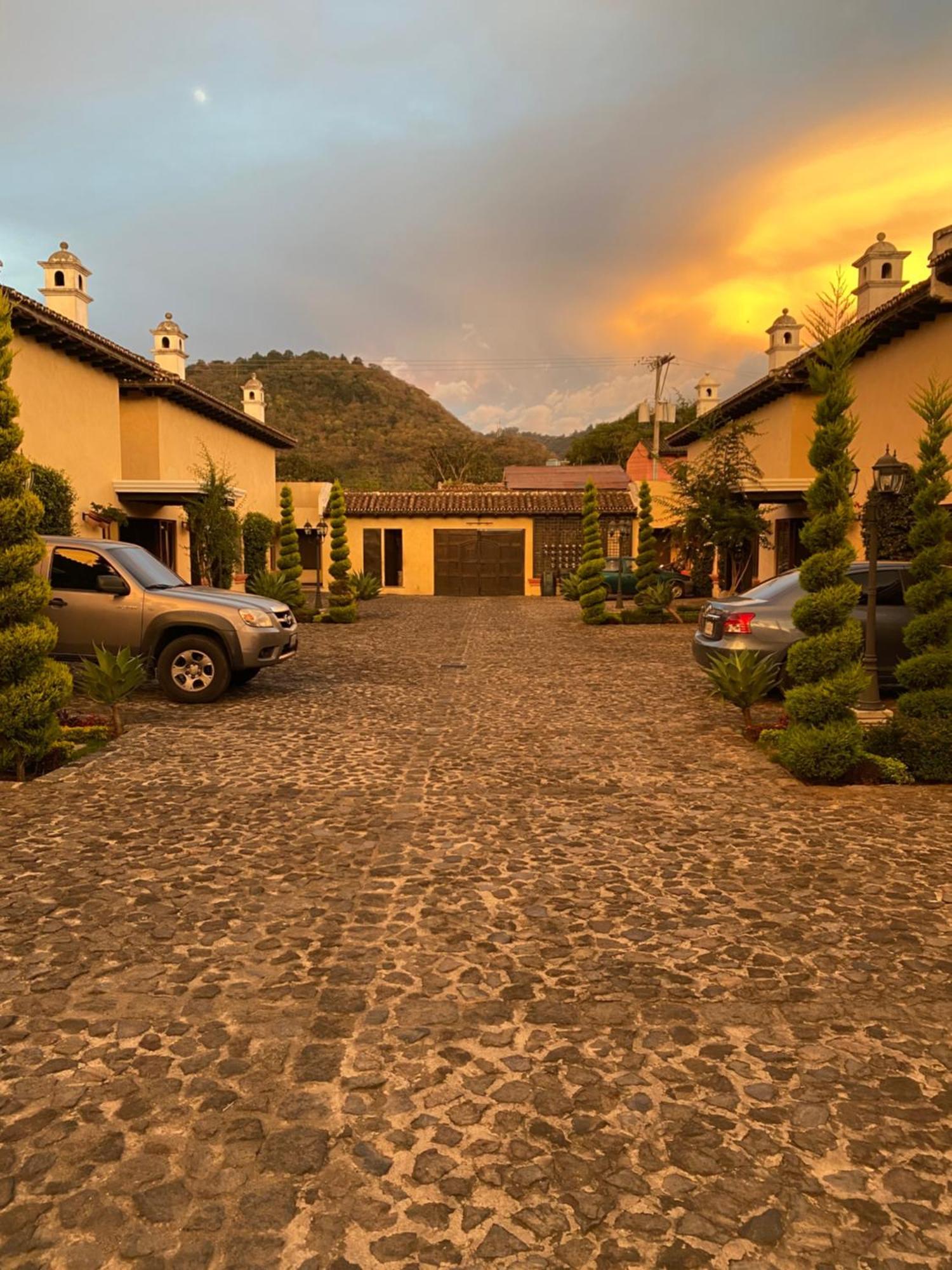 Suite Don Pedro: Hermoso Loft Con Parqueo Gratis! Antigua Eksteriør billede